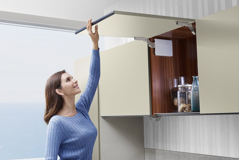 Chuyển động êm ái và đóng-nhẹ